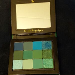 Oceanic Hues Eyeshadow Palette